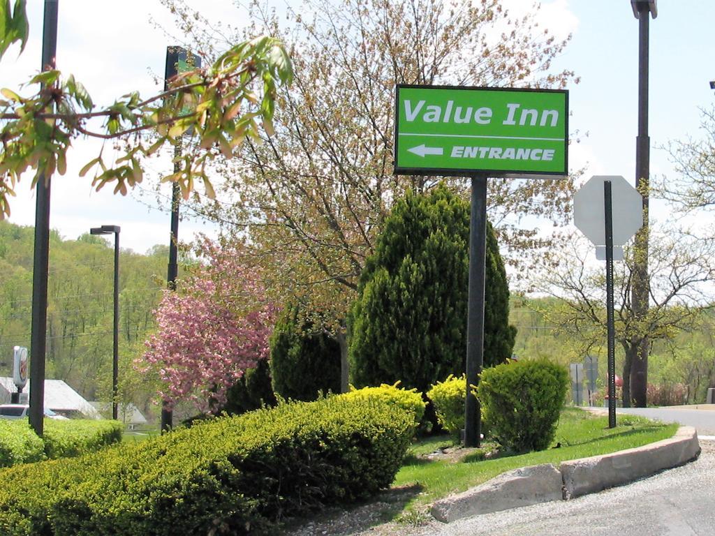 Value Inn Harrisburg-York Valley Green Exterior photo